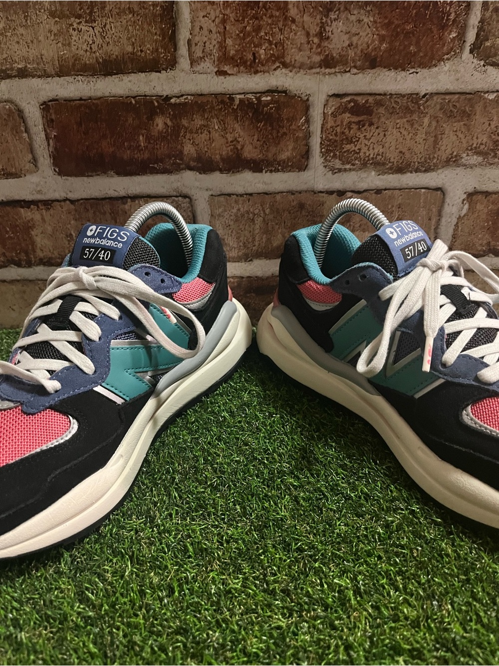 New Balance - Picture 3 of 6